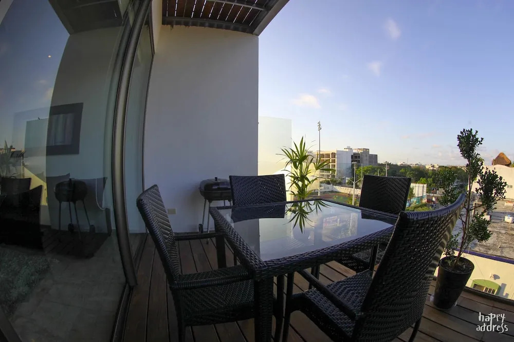 Classy 2BR Penthouse Condo in excellent area by Happy Address
