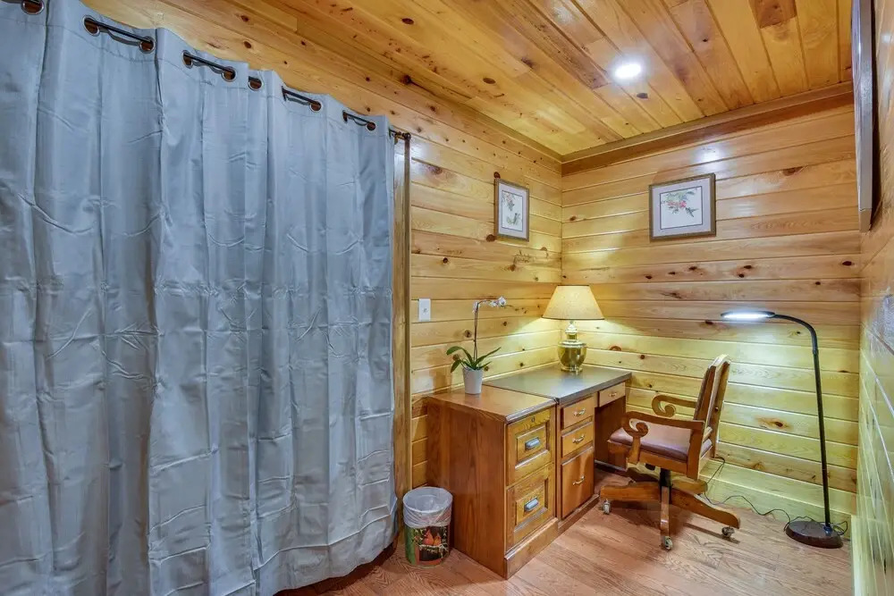 Mountain-view Cabin ~ 2 Mi to Downtown Clayton!