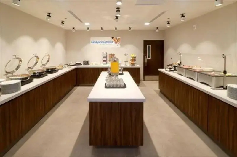 Holiday Inn Express And Suites Playa Del Carmen