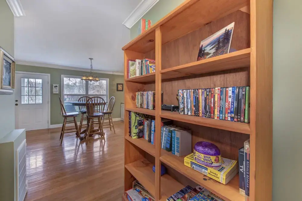Gatlinburg Getaway 2 BDR in the Heart of Town!