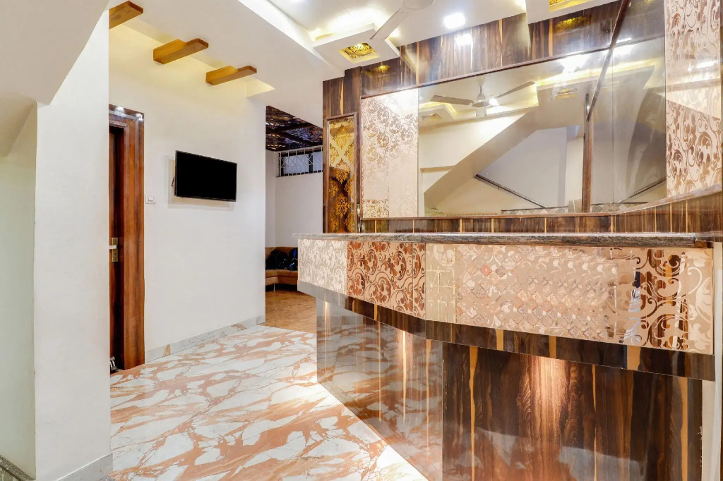 SPOT ON 46946 Hotel Aalishan
