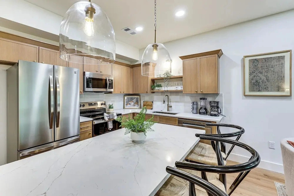 Near Trails & Town! Newly Built Mena Retreat