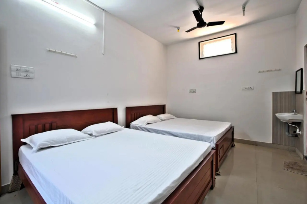 Sarvam Lodge