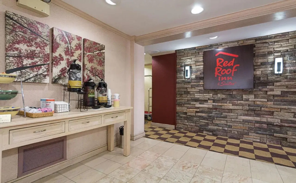 Red Roof Inn PLUS+ Dallas - Addison