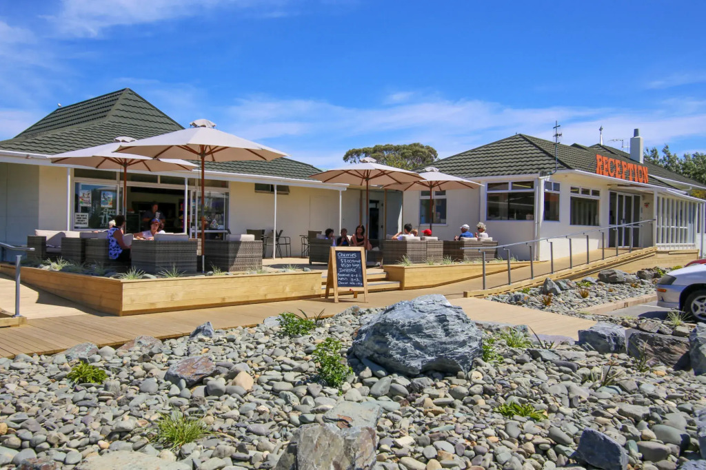 Tāhuna Beach Holiday Park
