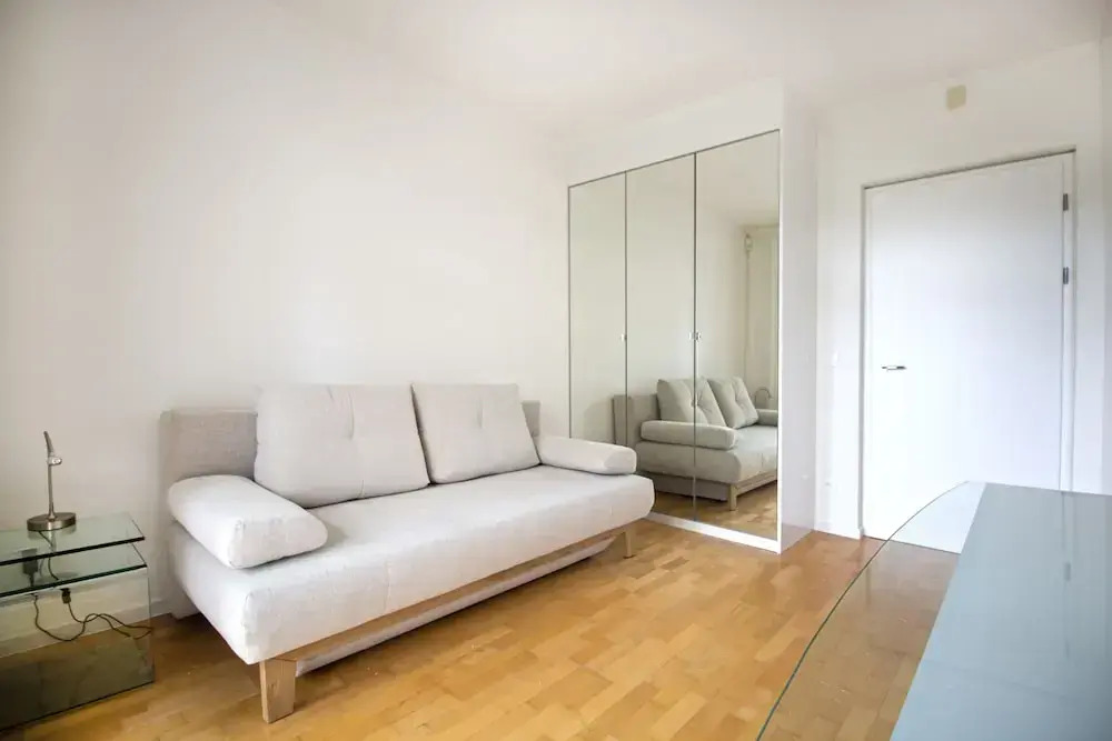 Luxurious apart.with swimming pool