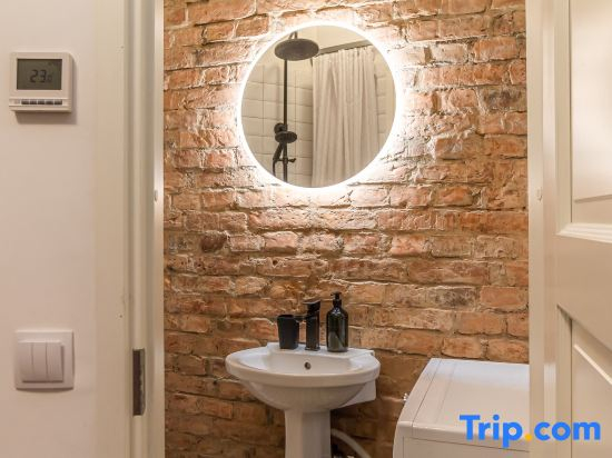 Stay in a real medieval tower (lower floors)