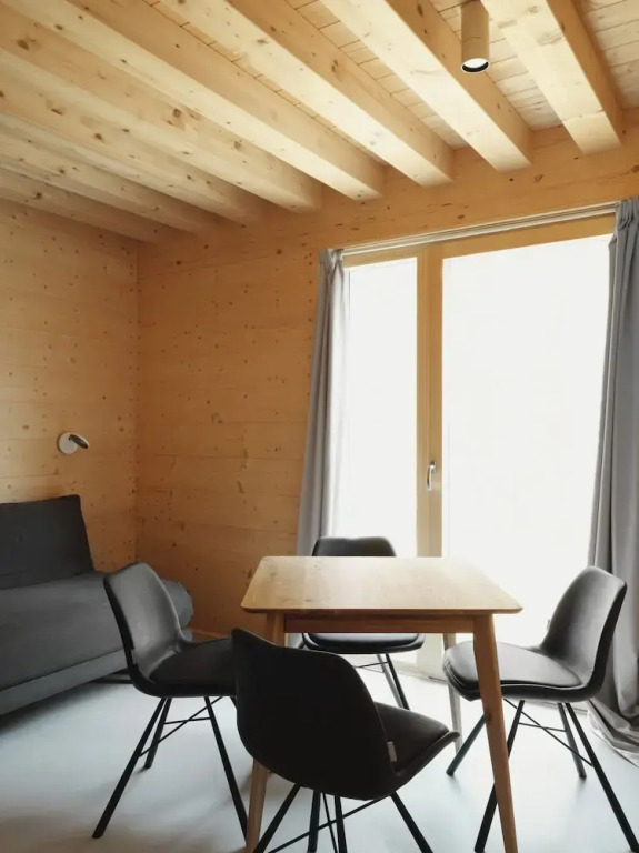 Mondholz - Urban Inn 24-7
