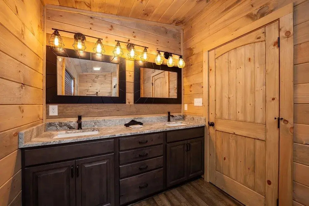 Creekside Manor Too 2 Bedroom Cabin by RedAwning