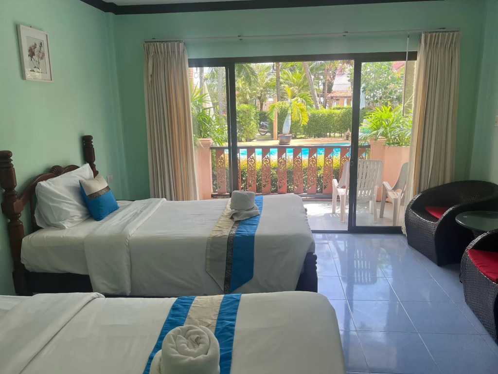 Lanta Seafront Resort