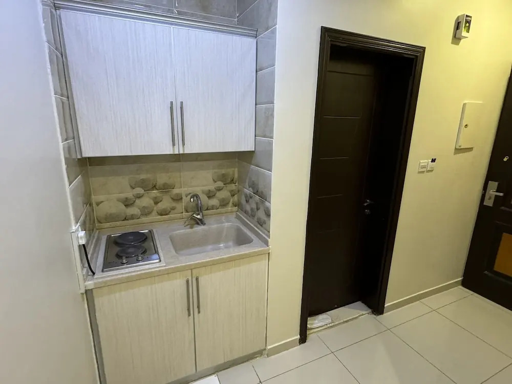 PRIMOTEL Suites As Salamah