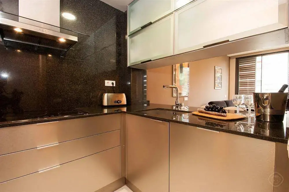 Sagrada Familia Area Pool Apartments