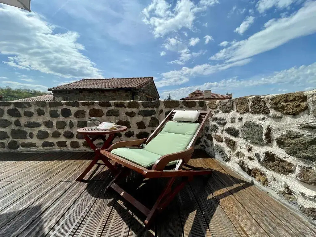 Maison de charme à Polignac: terrasse ensoleillée, randonnées, proche Puy-en-Velay - FR-1-582-58
