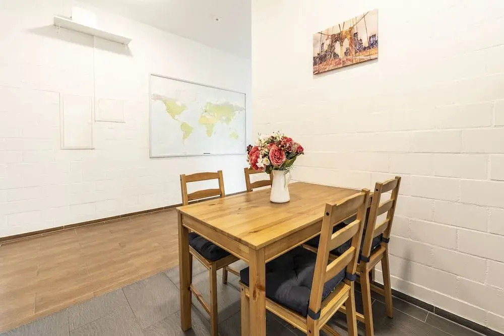 YELLOW INN- Simple Rooms and Easy Parking direkt bei der OLMA nahe HSG und Spital