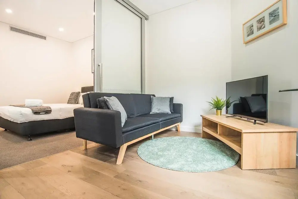 Cozy Studio Near Eastvilliage Shopping Center