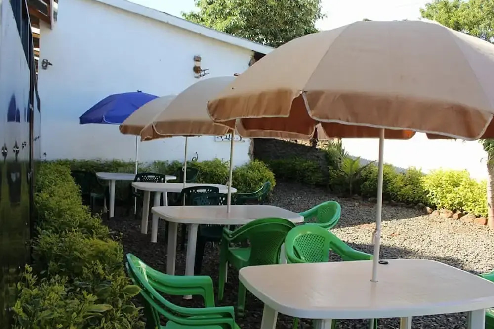 Dover Hotel Bondo