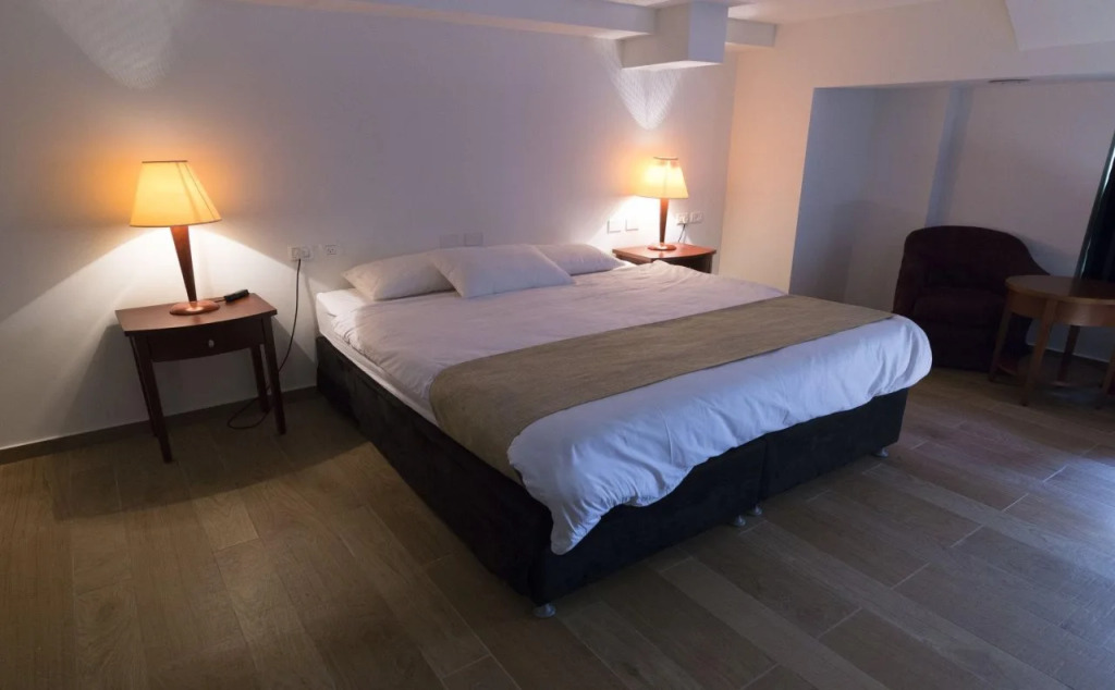 Koresh Hotel