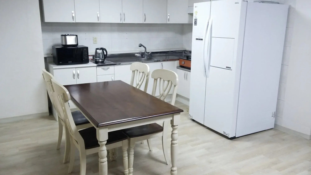 Utopia Guesthouse - Hostel