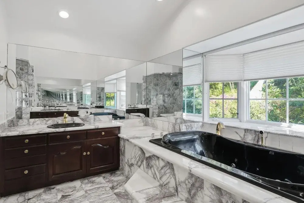 Hollywood Hills Upscale