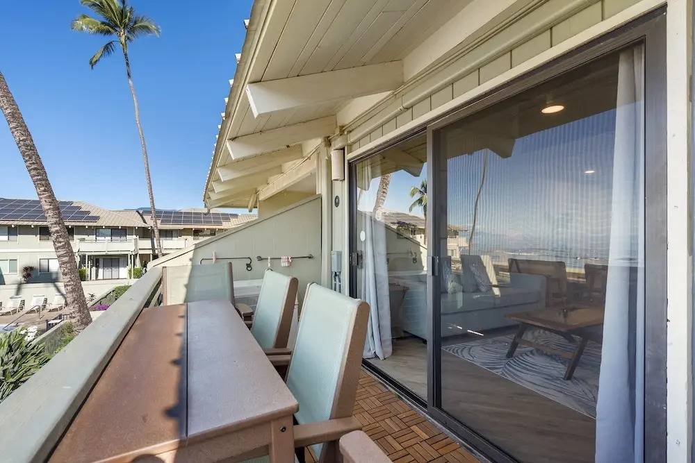 Shores of Maui 215 - Dramatic Ocean Views, Steps to the Beach, Renovated, AC!