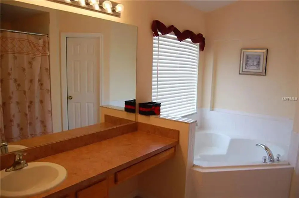 A Grand 4 Bedroom House With its own Private Pool