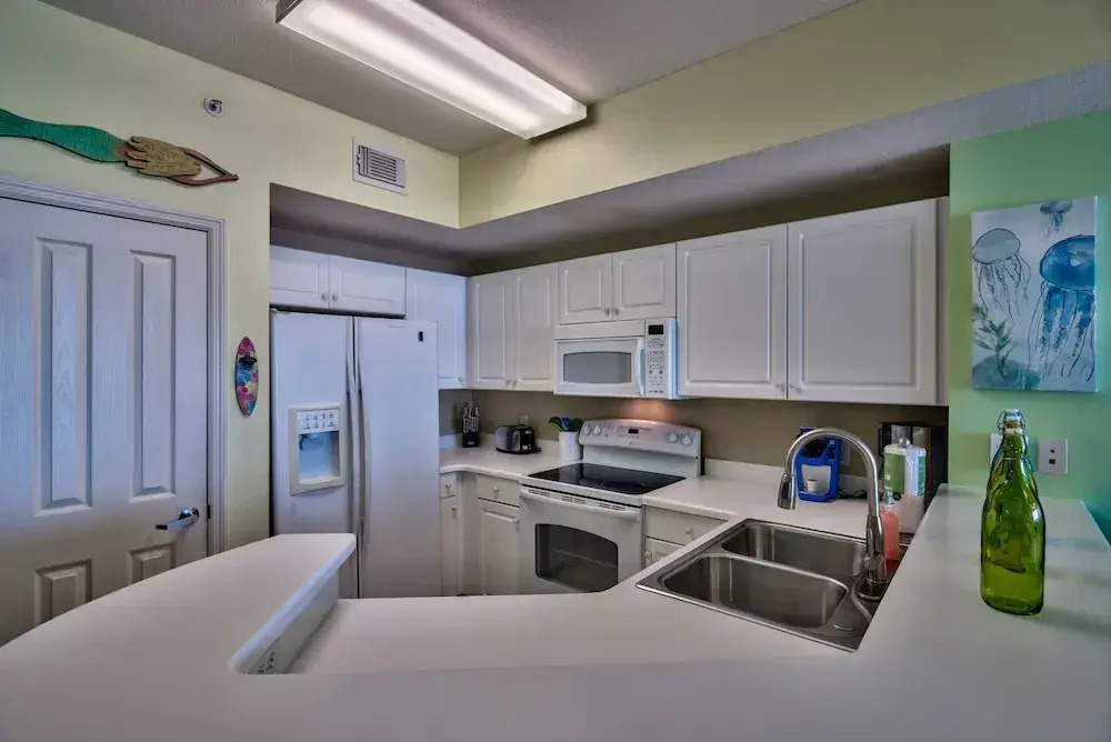 Celadon: Unit 102 by Forehand Rentals