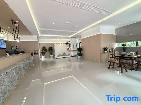 Yichun Quanjie Holiday Hotel (Wentang Gujing Quanjie)
