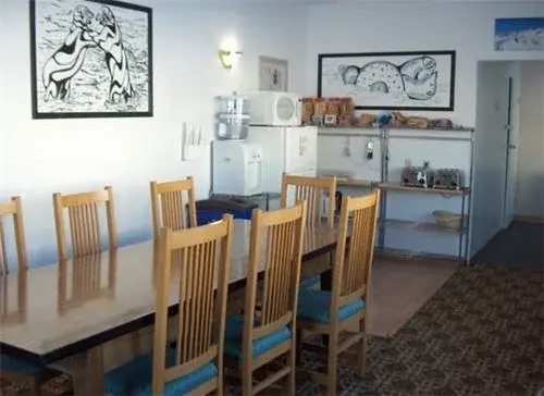 Polar Inn and Suites