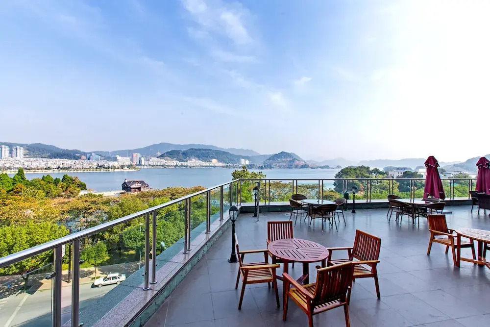Longting New Century Hotel Qiandao Lake