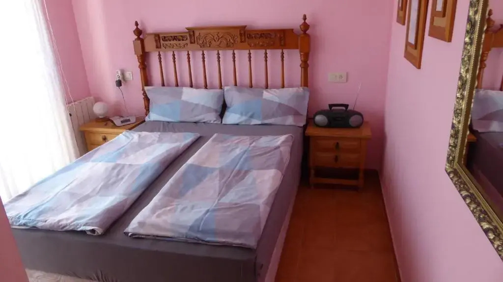 Apartment with side seaview 60 meters from sea