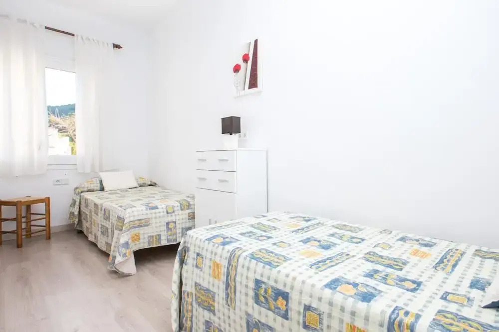 Blanch in Llafranc With 5 Bedrooms and 2 Bathrooms