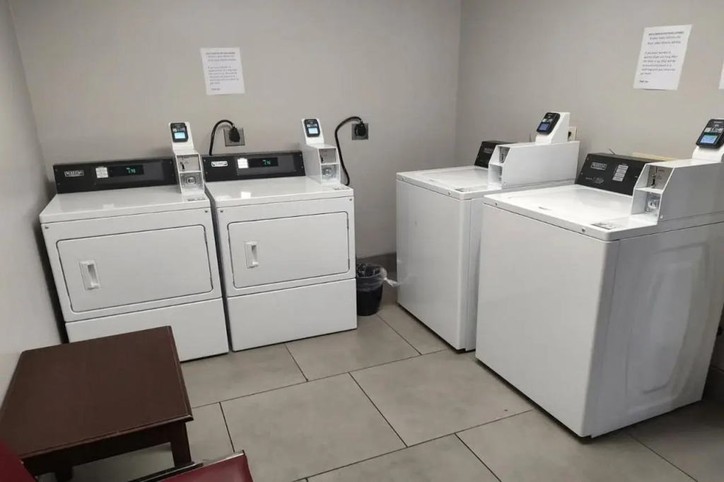 Country Inn & Suites by Radisson, Hinesville, GA