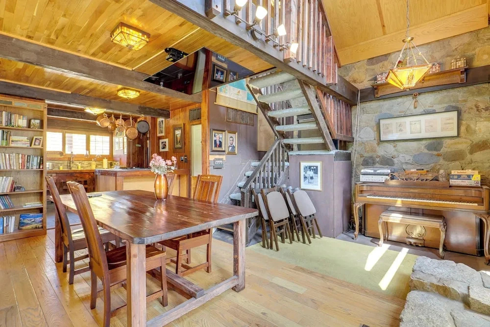 Historical Mtn-view Getaway w/ Hot Tub in Sandy