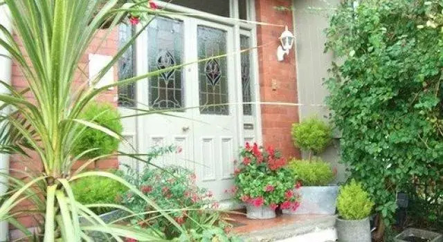 Staveley House