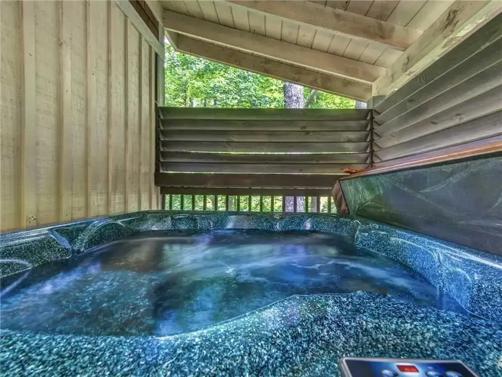 Love Shack - One Bedroom Cabin