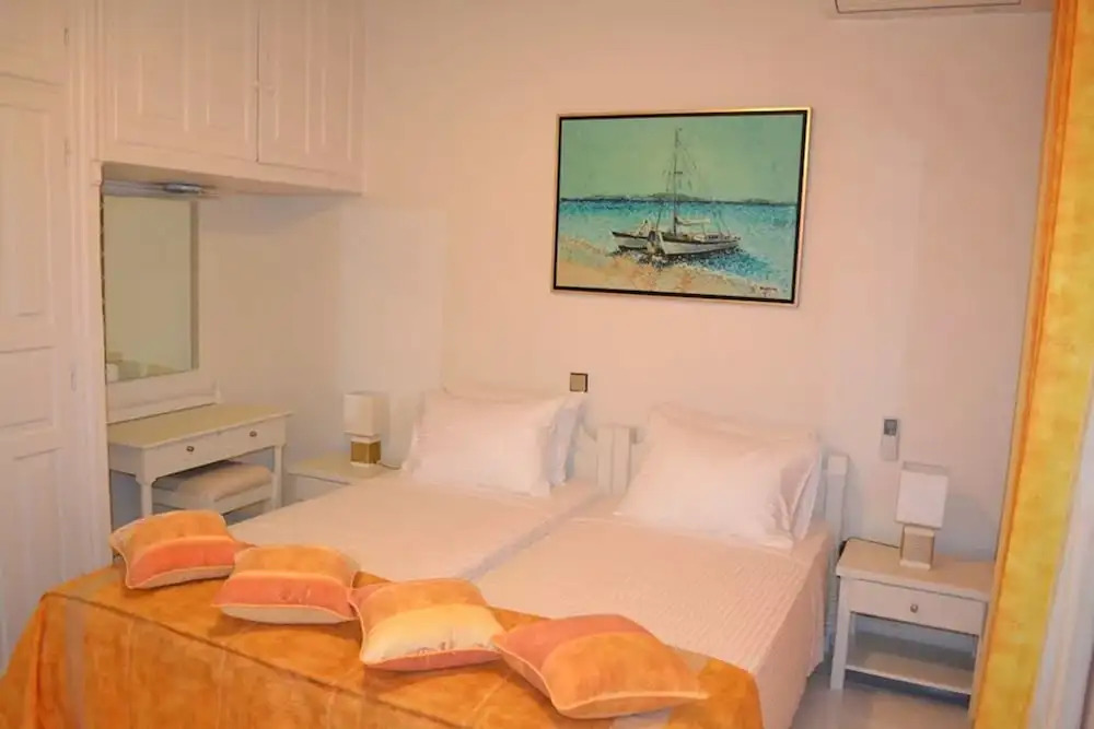 Le Coq Apartments