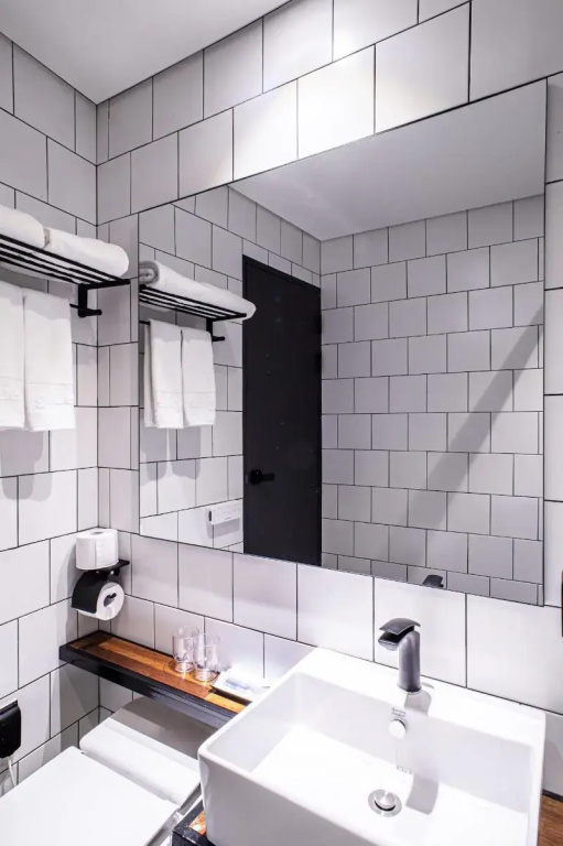 Glue Hotel