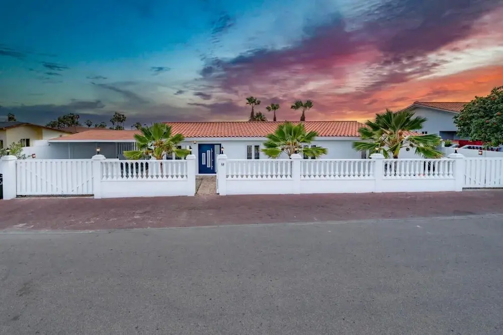 NEW 5BR Villa w Pool Patio Great Location