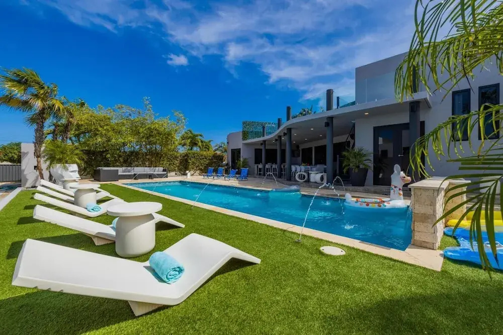 Unique Modern 4BR w Large Private Pool Mini Golf