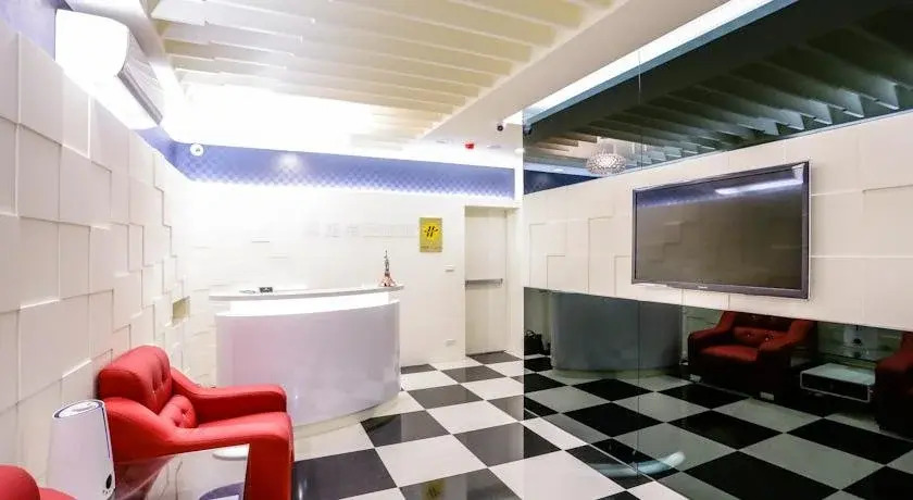 Jade Hotel