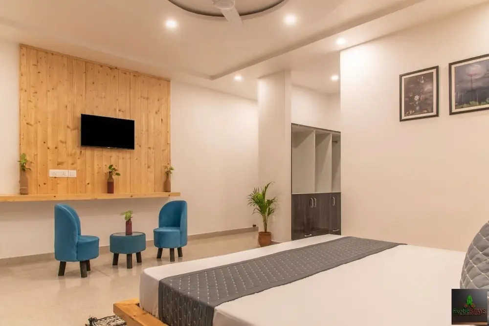 The Orio Cloudberry Kasauli