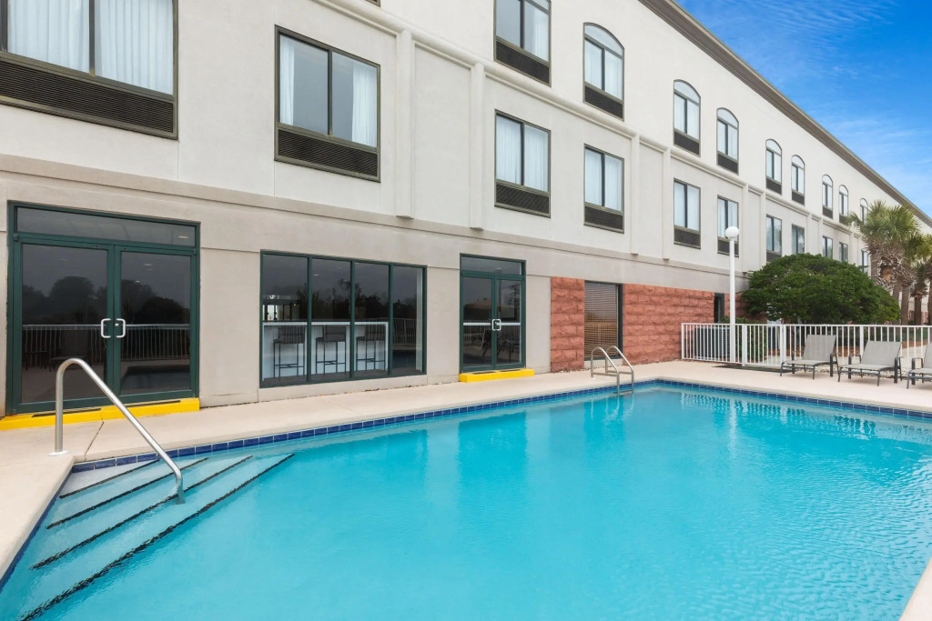 Wingate by Wyndham Destin