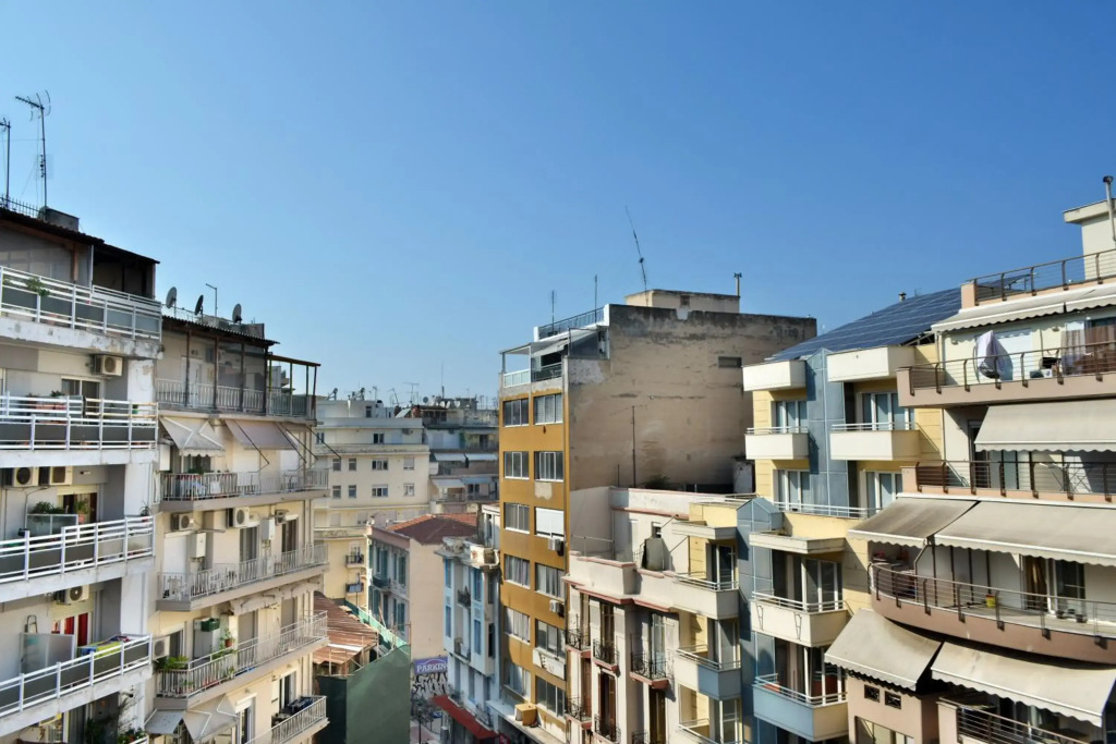 Bella Suite in the heart of the City Center, Parking