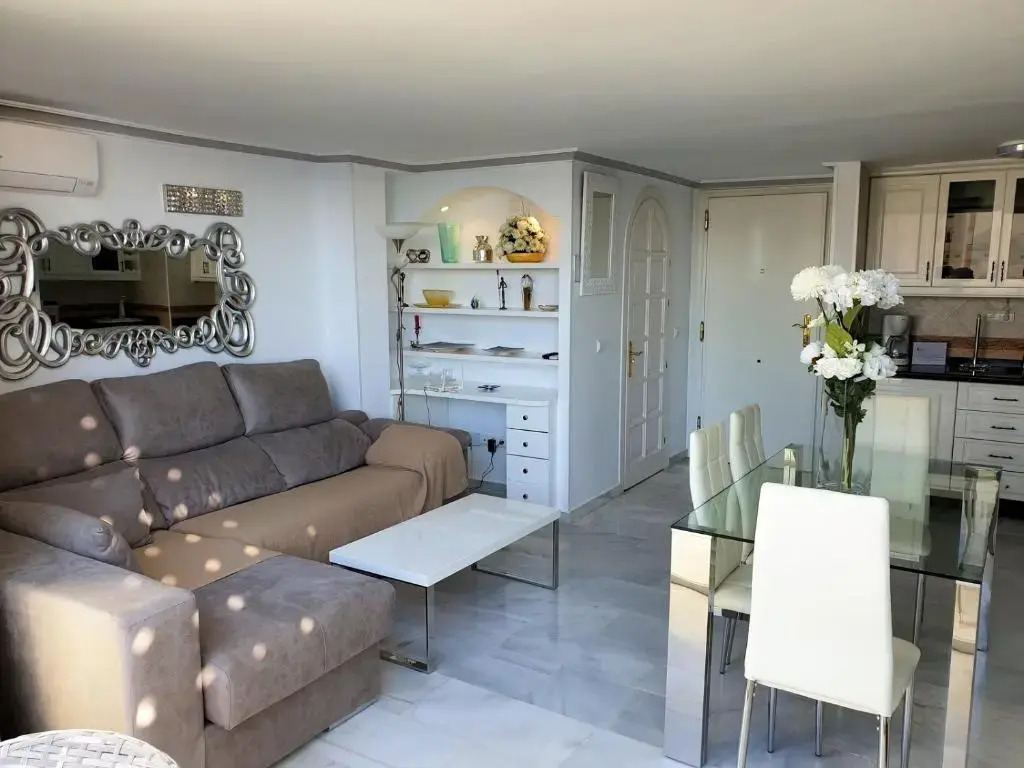 Skol 508 West Facing Duplex Apartment with Amazing Sea Views