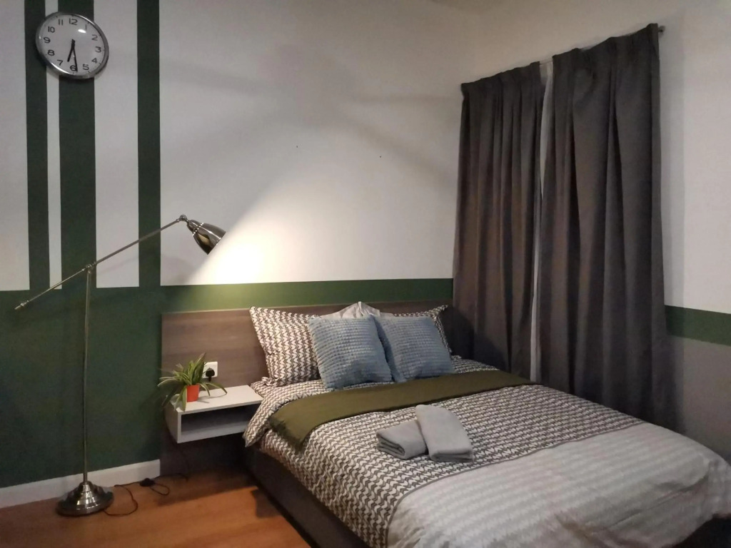 HIJAU Geniehome 2BR1studio Free 99mbps WIFI and Carpark at Utropolis Shah Alam