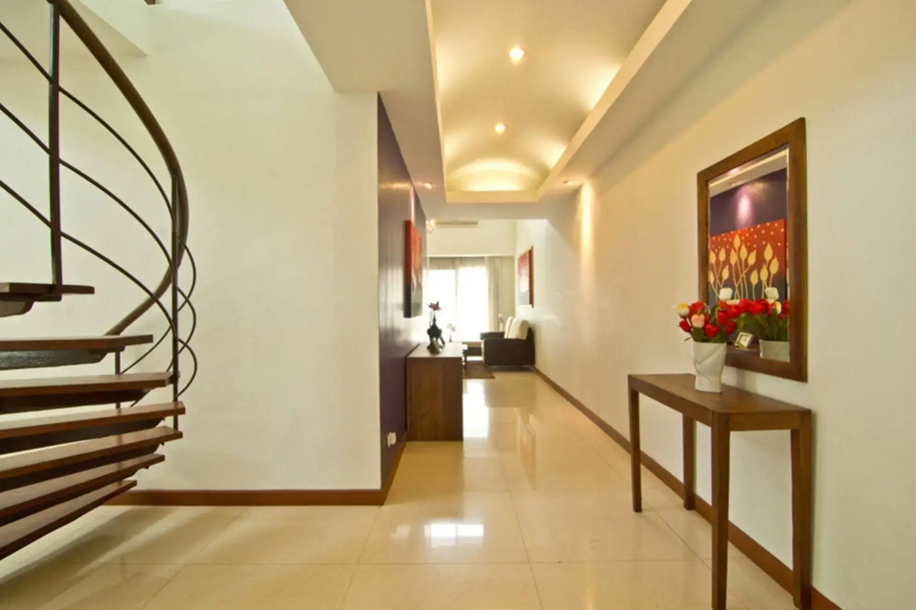 Lasalle Suites Hotel & Residence