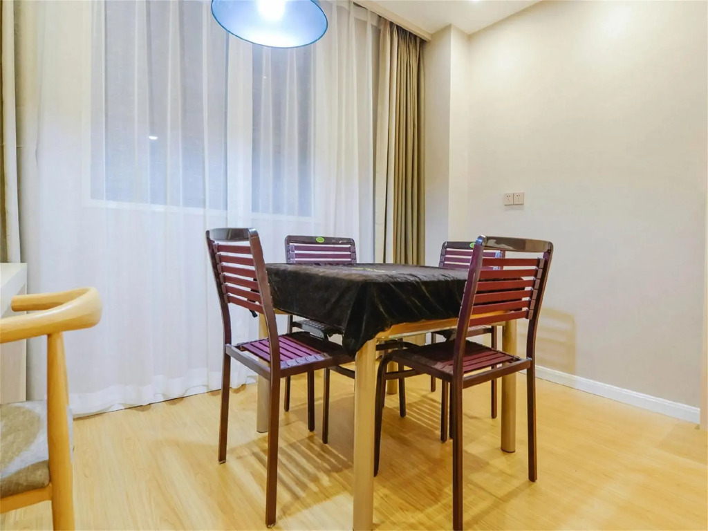 Super 8 Hotel (Wanzhou Wanda Plaza Gaosuntang Pedestrian Street Store)