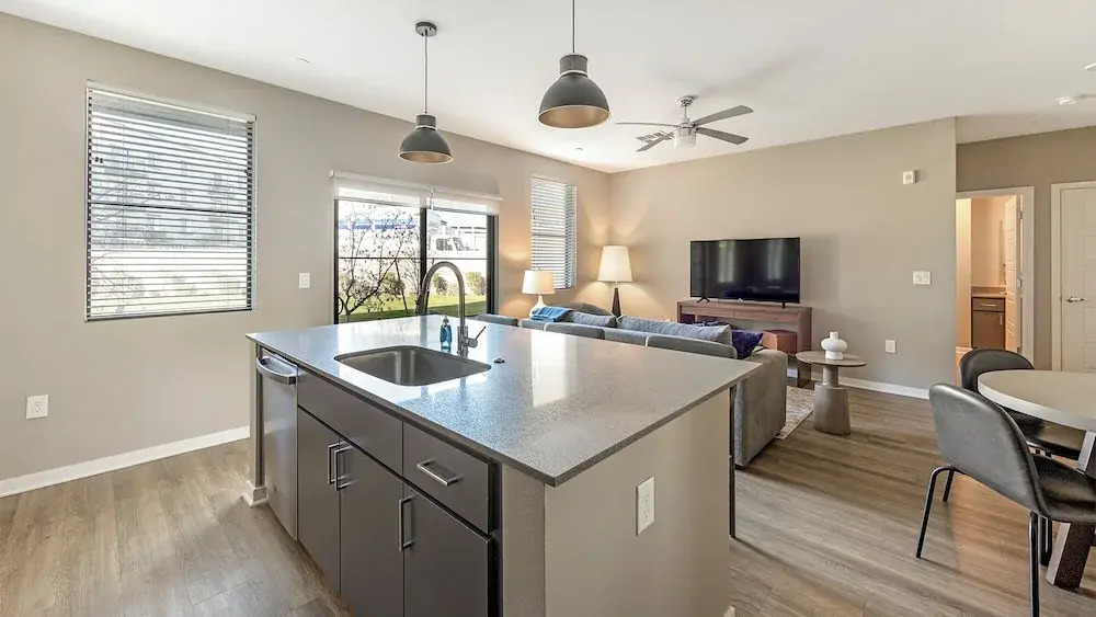 Landing Chic 1BD Pool Gym