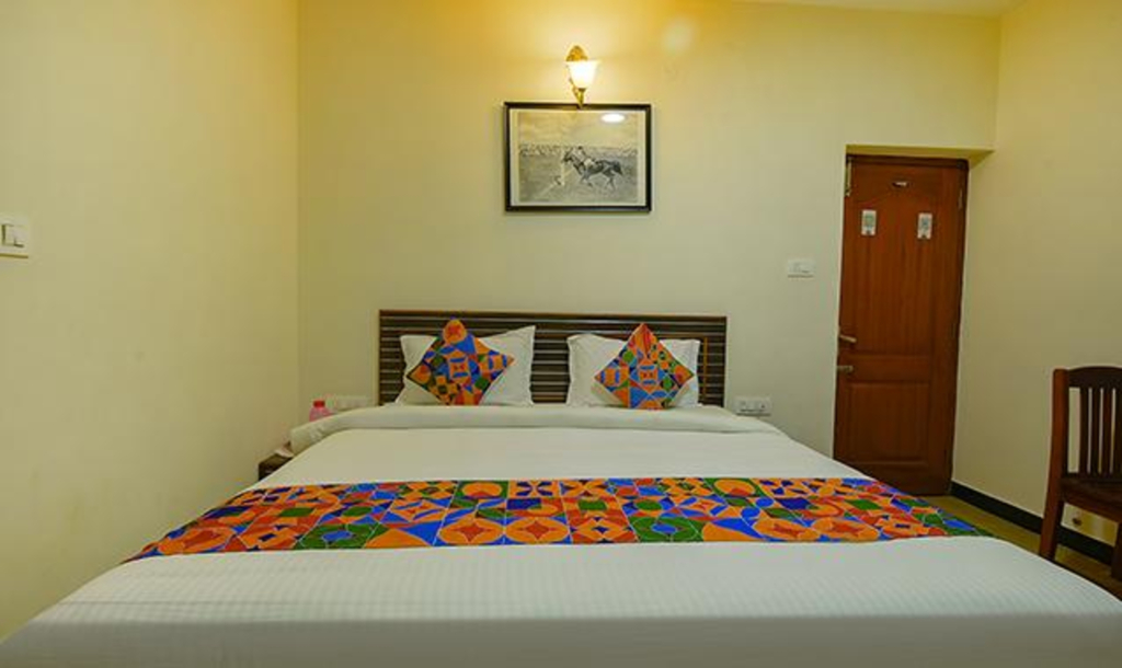 FabHotel Greenwood Stays