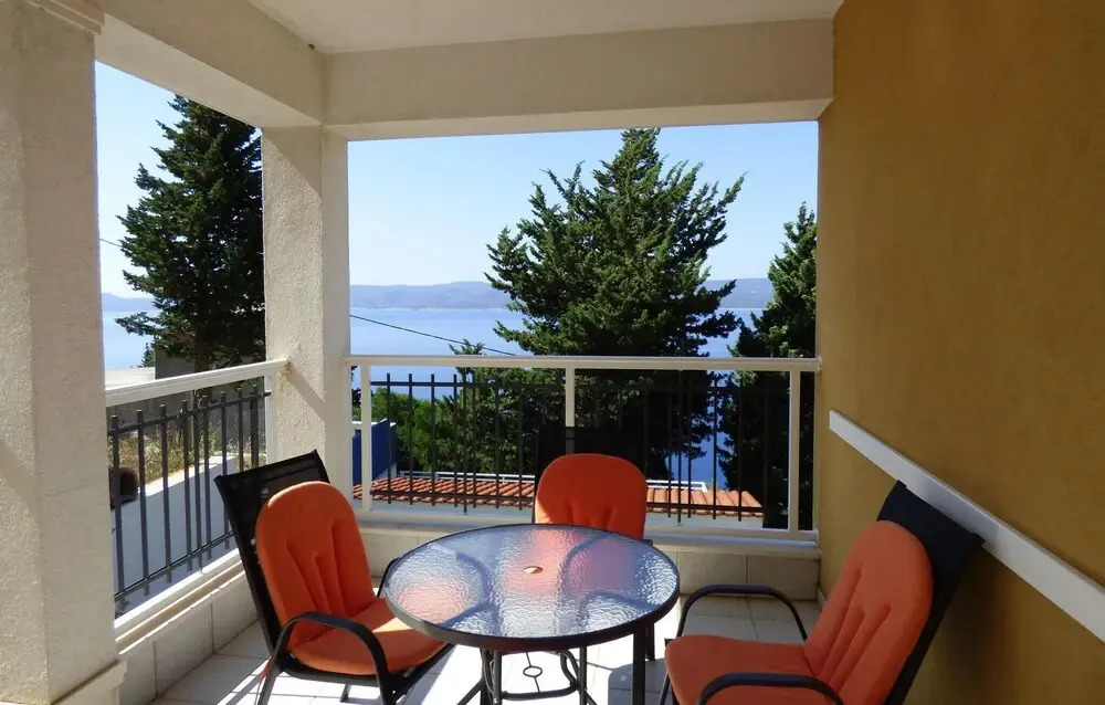 Stunning Apartment in Mimice With 1 Bedrooms, Wifi and Outdoor Swimming Pool